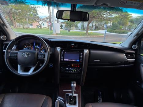 TOYOTA Hilux SW4 2.7 16V 4P FLEX SRV 7 LUGARES AUTOM�TICO, Foto 7