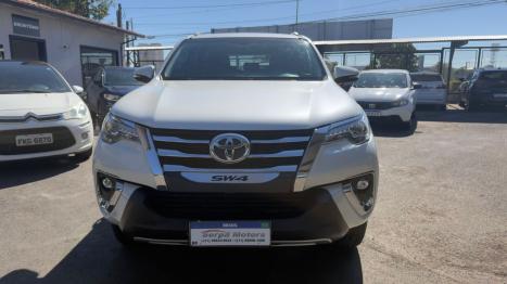 TOYOTA Hilux SW4 2.8 16V 4P SRX 4X4 7 LUGARES TURBO DIESEL AUTOMÁTICO, Foto 2 TOYOTA Hilux SW4 2.8 16V 4P SRX 4X4 7 LUGARES TURBO DIESEL AUTOMÁTICO, Foto 2