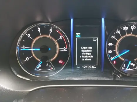 TOYOTA Hilux SW4 2.8 16V 4P SRX 4X4 7 LUGARES TURBO DIESEL AUTOMTICO, Foto 9