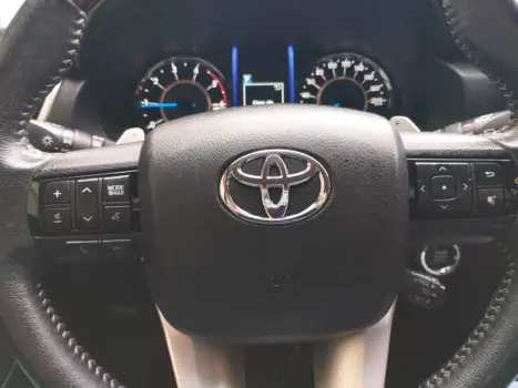 TOYOTA Hilux SW4 2.8 16V 4P SRX 4X4 7 LUGARES TURBO DIESEL AUTOMTICO, Foto 11