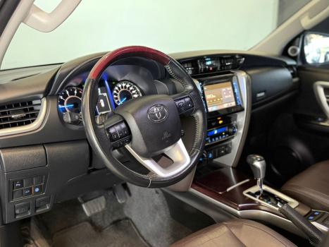 TOYOTA Hilux SW4 2.8 16V 4P SRX 4X4 7 LUGARES TURBO DIESEL AUTOM�TICO, Foto 6