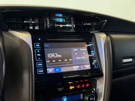 TOYOTA Hilux SW4 2.8 16V 4P SRX 4X4 7 LUGARES TURBO DIESEL AUTOM�TICO, Foto 10