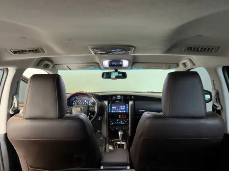 TOYOTA Hilux SW4 2.8 16V 4P SRX 4X4 7 LUGARES TURBO DIESEL AUTOM�TICO, Foto 22