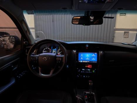 TOYOTA Hilux SW4 2.8 16V 4P SRX PLATINUM 4X4 7 LUGARES TURBO DIESEL AUTOM�TICO, Foto 8