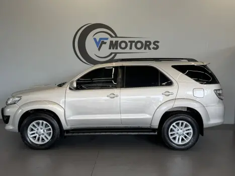 TOYOTA Hilux SW4 3.0 16V 4P SRV 4X4 7 LUGARES TURBO DIESEL AUTOM�TICO, Foto 5