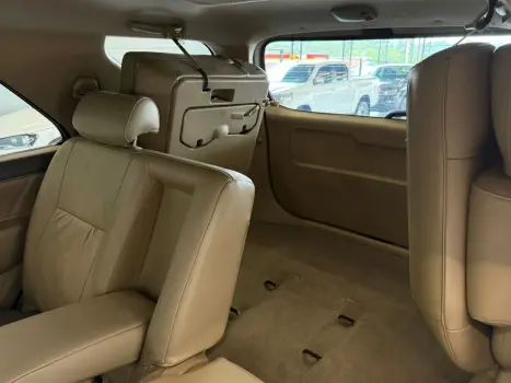 TOYOTA Hilux SW4 3.0 16V 4P SRV 4X4 7 LUGARES TURBO DIESEL AUTOM�TICO, Foto 15