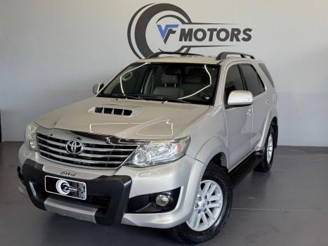 TOYOTA Hilux SW4 3.0 16V 4P SRV 4X4 7 LUGARES TURBO DIESEL AUTOM�TICO, Foto 1