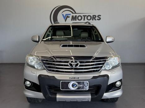 TOYOTA Hilux SW4 3.0 16V 4P SRV 4X4 7 LUGARES TURBO DIESEL AUTOM�TICO, Foto 2