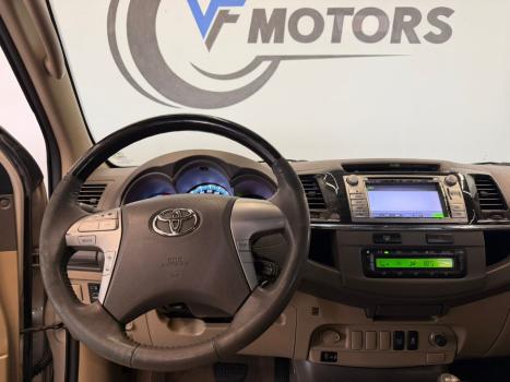 TOYOTA Hilux SW4 3.0 16V 4P SRV 4X4 7 LUGARES TURBO DIESEL AUTOM�TICO, Foto 6