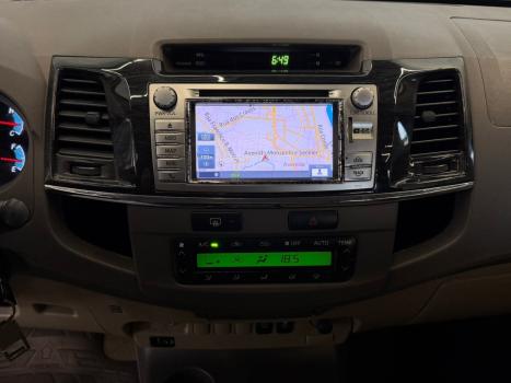 TOYOTA Hilux SW4 3.0 16V 4P SRV 4X4 7 LUGARES TURBO DIESEL AUTOM�TICO, Foto 10