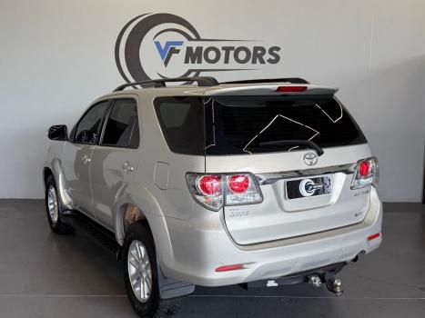 TOYOTA Hilux SW4 3.0 16V 4P SRV 4X4 7 LUGARES TURBO DIESEL AUTOM�TICO, Foto 18