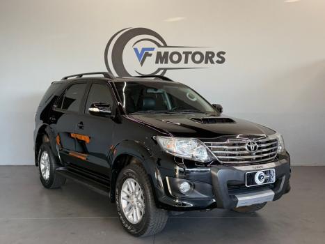 TOYOTA Hilux SW4 3.0 16V 4P SRV 4X4 7 LUGARES TURBO DIESEL AUTOM�TICO, Foto 3
