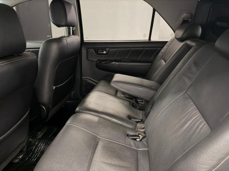 TOYOTA Hilux SW4 3.0 16V 4P SRV 4X4 7 LUGARES TURBO DIESEL AUTOM�TICO, Foto 16