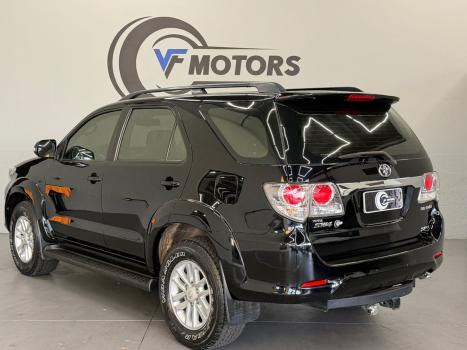 TOYOTA Hilux SW4 3.0 16V 4P SRV 4X4 7 LUGARES TURBO DIESEL AUTOM�TICO, Foto 23