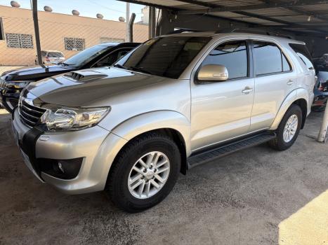 TOYOTA Hilux SW4 3.0 16V 4P SRV 4X4 7 LUGARES TURBO DIESEL AUTOM�TICO, Foto 2
