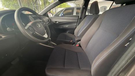 TOYOTA Yaris Hatch 1.5 16V 4P FLEX XL PLUS CONNECT MULTIDRIVE AUTOMTICO CVT, Foto 8