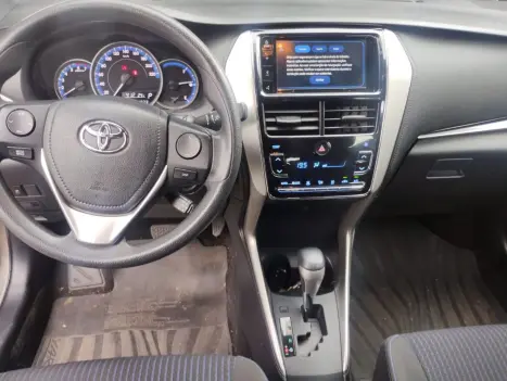 TOYOTA Yaris Hatch 1.5 16V 4P FLEX XL PLUS CONNECT MULTIDRIVE AUTOM�TICO CVT, Foto 9