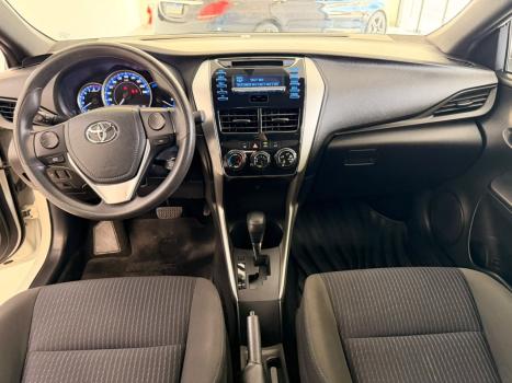 TOYOTA Yaris Hatch 1.3 16V 4P FLEX XL MULTIDRIVE AUTOM�TICO CVT, Foto 10