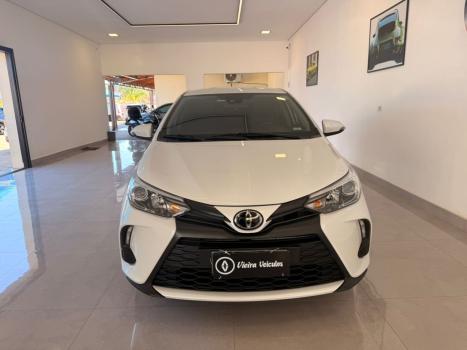 TOYOTA Yaris Sedan 1.5 16V 4P FLEX XS CONNECT MULTIDRIVE AUTOM�TICO CVT, Foto 3