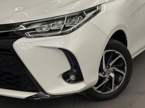 TOYOTA Yaris Sedan , Foto 6