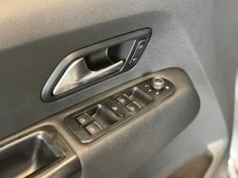 VOLKSWAGEN Amarok 3.0 V6 CABINE DUPLA HIGHLINE 4X4 TURBO INTERCOOLER AUTOM�TICO, Foto 11