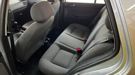 VOLKSWAGEN Golf 1.6 4P, Foto 13