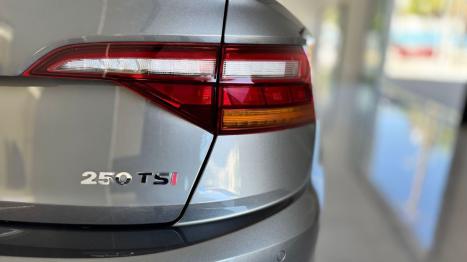 VOLKSWAGEN Jetta 1.4 4P 250 TSI R-LINE AUTOMTICO, Foto 4