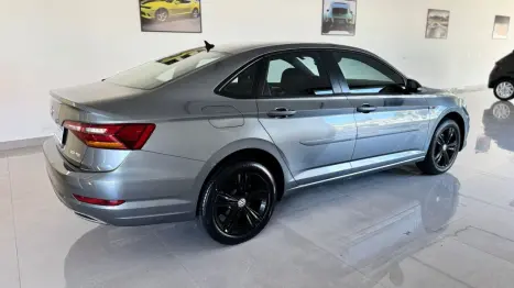 VOLKSWAGEN Jetta 1.4 4P 250 TSI R-LINE AUTOMTICO, Foto 5