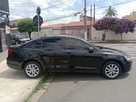 VOLKSWAGEN Jetta 2.0 4P FLEX COMFORTLINE TIPTRONIC AUTOM�TICO, Foto 4