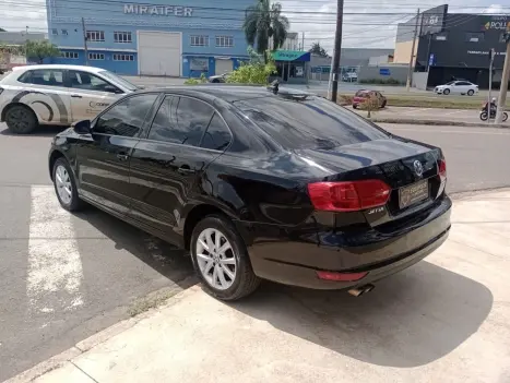 VOLKSWAGEN Jetta 2.0 4P FLEX COMFORTLINE TIPTRONIC AUTOM�TICO, Foto 6