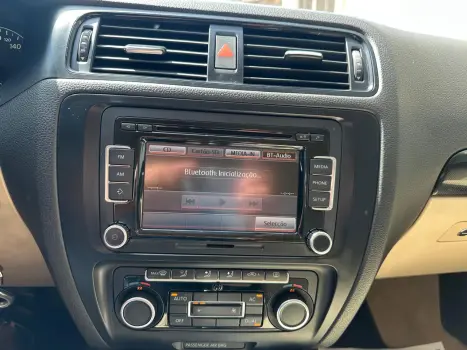 VOLKSWAGEN Jetta 2.0 4P FLEX COMFORTLINE TIPTRONIC AUTOM�TICO, Foto 14