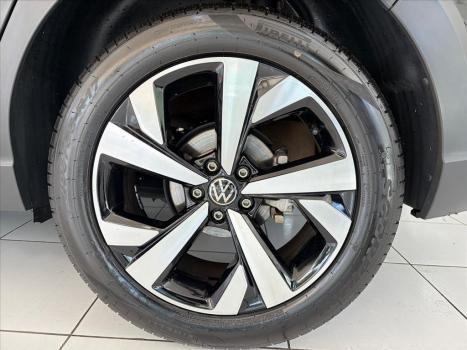 VOLKSWAGEN Nivus 1.0 4P FLEX 200 TSI HIGHLINE TURBO AUTOM�TICO, Foto 12