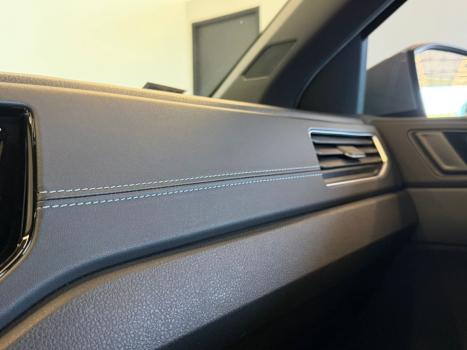 VOLKSWAGEN Nivus 1.0 4P FLEX 200 TSI HIGHLINE TURBO AUTOM�TICO, Foto 17