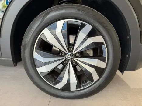 VOLKSWAGEN T-Cross 1.4 4P 250 TSI FLEX HIGHLINE AUTOM�TICO, Foto 11