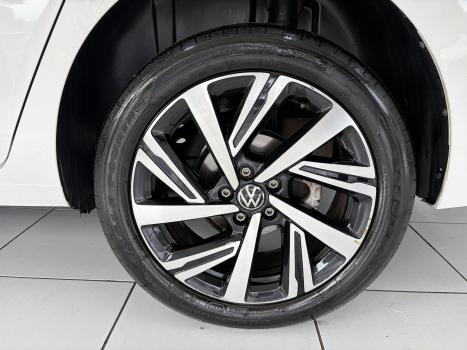VOLKSWAGEN Virtus 1.0 4P 200 TSI FLEX HIGHLINE AUTOM�TICO, Foto 15
