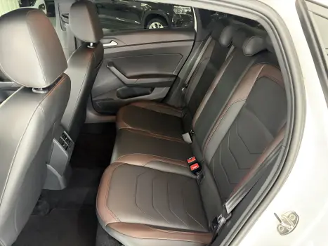 VOLKSWAGEN Virtus 1.0 4P 200 TSI FLEX HIGHLINE AUTOM�TICO, Foto 12