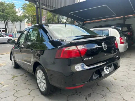 VOLKSWAGEN Voyage 1.6 4P FLEX HIGHLINE, Foto 11