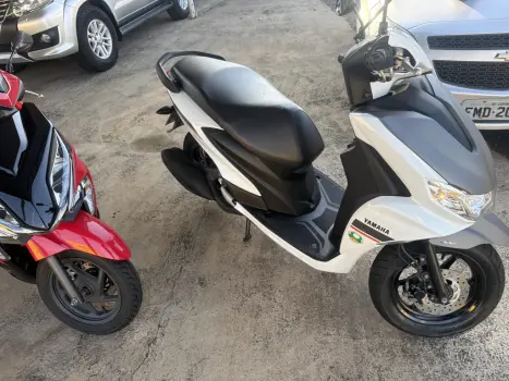 YAMAHA Fluo 125 ABS, Foto 2