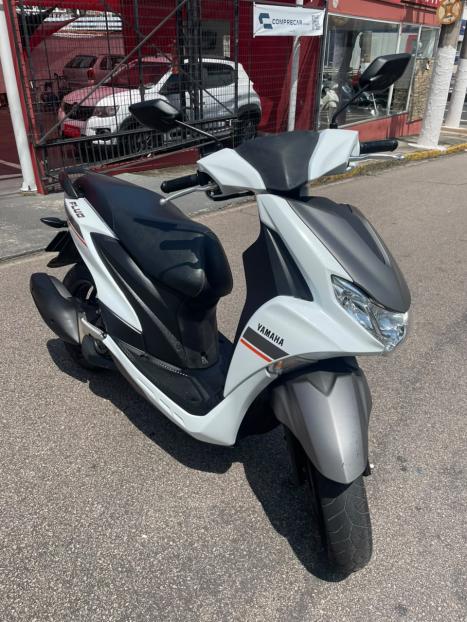 YAMAHA Fluo 125 ABS, Foto 1