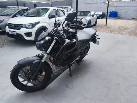 YAMAHA FZ 15 Fazer ABS, Foto 3