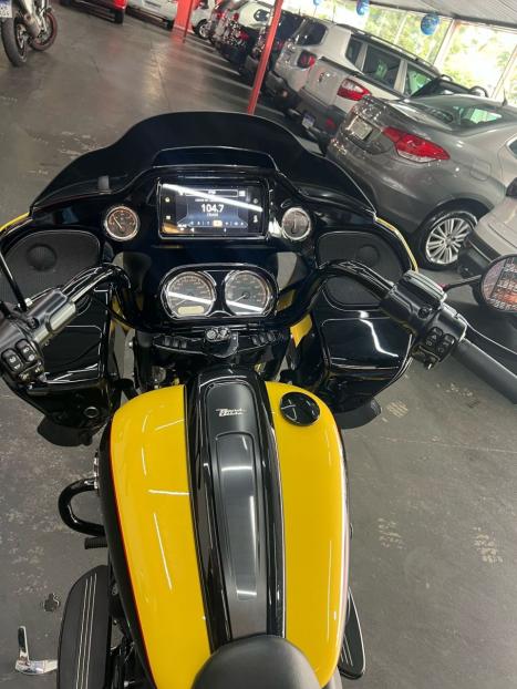 HARLEY DAVIDSON Road Glide Limited FLTRK 1800, Foto 2