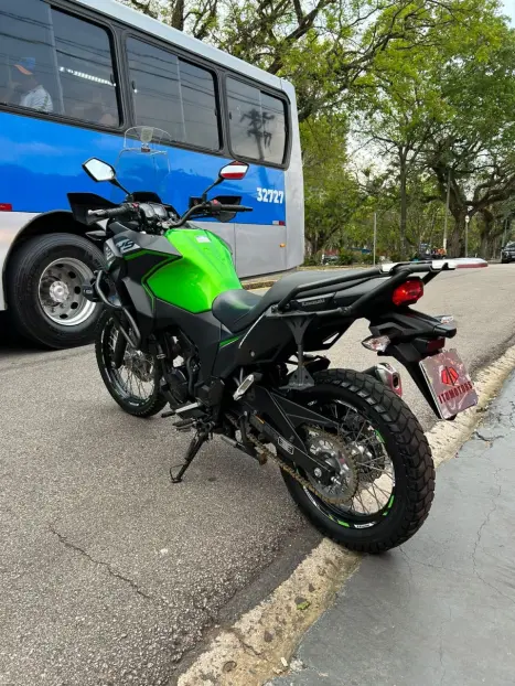 KAWASAKI Versys 300 TOURER, Foto 2