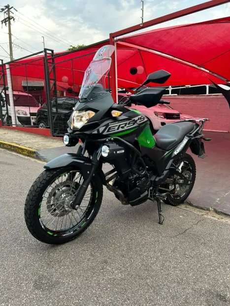 KAWASAKI Versys 300 TOURER, Foto 4