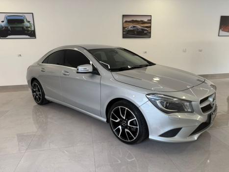 MERCEDES-BENZ CLA 200 1.6 16V 4P URBAN AUTOMTICO, Foto 2