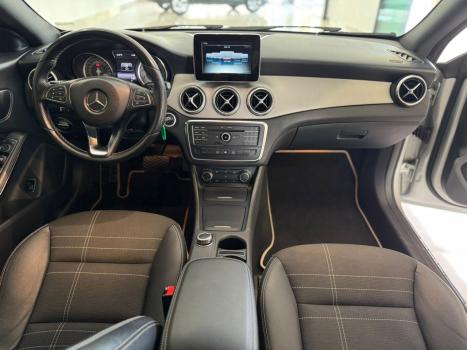 MERCEDES-BENZ CLA 200 1.6 16V 4P URBAN AUTOMTICO, Foto 9