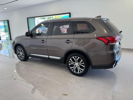 MITSUBISHI Outlander 2.0 16V 4P AUTOMTICO, Foto 3