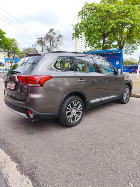 MITSUBISHI Outlander 3.0 V6 24V 4P GT 4X4 AUTOMTICO, Foto 2