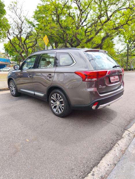 MITSUBISHI Outlander 3.0 V6 24V 4P GT 4X4 AUTOMTICO, Foto 3