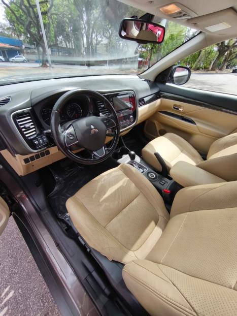 MITSUBISHI Outlander 3.0 V6 24V 4P GT 4X4 AUTOMTICO, Foto 6