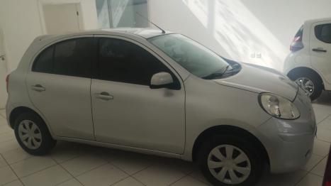 NISSAN March 1.6 16V 4P S FLEX, Foto 2